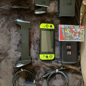 Nintendo switch + game and original accessories
